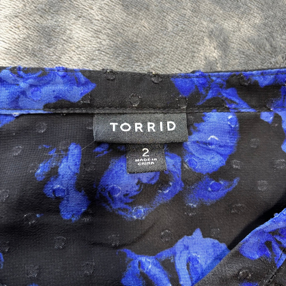 GUC Torrid Blue/Black Floral Chiffon Clip Dot Peplum Blouse Size 2X - Picture 4 of 7
